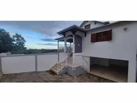 spacieux t4 + mezzanine vue mer