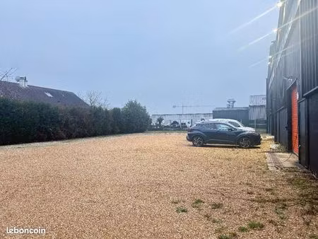 ◊ parking privé sécurisé – accès 24h/24 ?