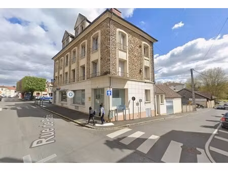 place de parking - centre ville - tournan en brie