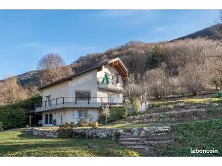 maison 6 pièces 157 m²