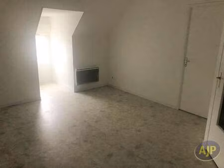 location appartement 2 pièces à segre (49500) : à louer 2 pièces / 52m² segre