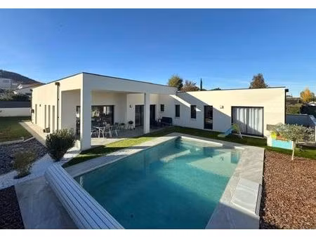 maison de 6 pièces de luxe en vente à pérignat-lès-sarliève  auvergne-rhône-alpes