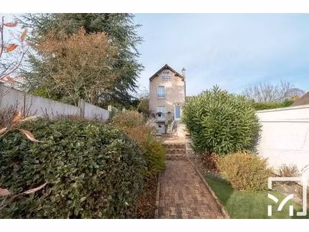 maison de 6 pièces de luxe en vente à le mesnil-le-roi  france