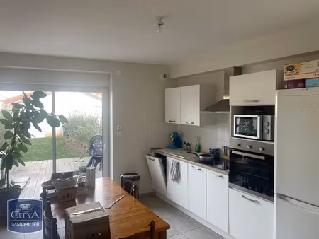 maison à louer 4 pièces 72.55 m² - tossiat (01) - 1 030€