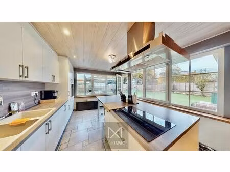 instapklare gezinswoning met tuin en grote garage in aalbeke