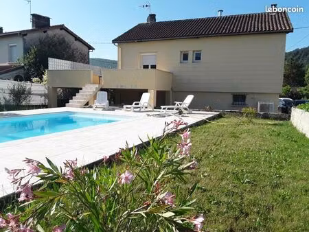 maison  piscine  jardin  grande terrasse  garage  proche commerces à pied