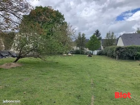 terrain 2 406 m² breal sous vitre