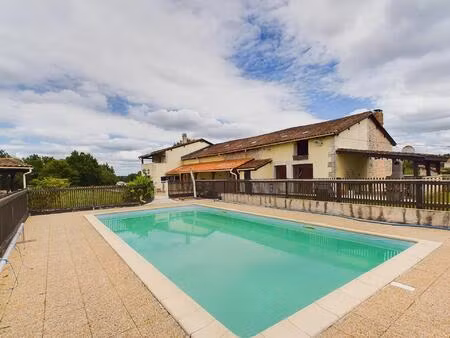 très grande maison avec potentiel de gîte supplémentaire/terrains à bâtir