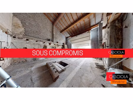 sous compromis // louvigny - grange sur terrain clos de 3 16 are