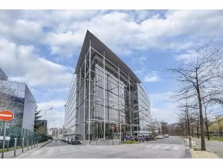 location local professionnel 15 798m² st ouen sur seine 93400