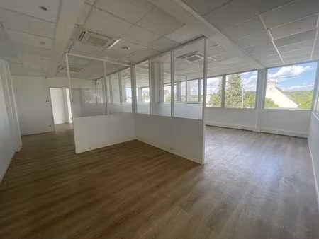 164 m2 de bureaux à louer - chaumontel proche gare