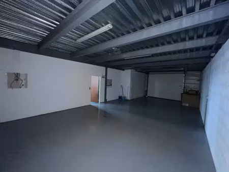 bureaux d'environ 60m2 avec local d'activité d'environ 100m2 à louer