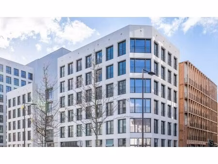 location local professionnel 688m² nantes 44200