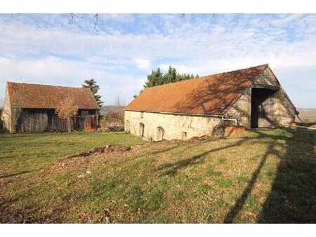 grange en pierre avec son hangar à vendre  à 2 km des commerces et services avec belle vue