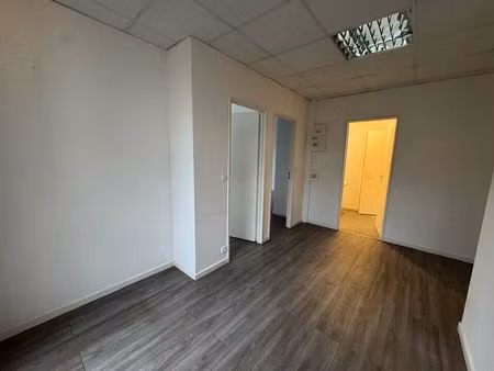 location bureau 48 m² à saint-avertin (37550)