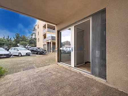 location locaux professionnels 35 m² à afa (20167)  590 €