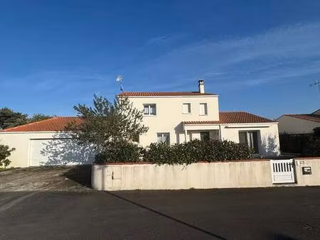 vente maison à soullans (85300) : à vendre / 145m² soullans