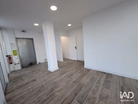 location bureaux et commerces à floirac (33270) : à louer / 22m² floirac