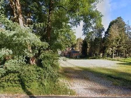 maison d'habitation avec jardin et grande dépendance