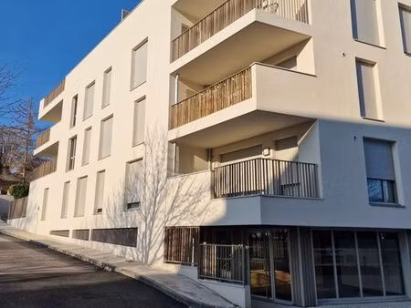 parking/box 26 m² saint-bonnet-de-mure