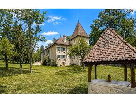 château millénaire aux portes de genève et du pays de gex