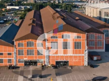 local d'activités à louer