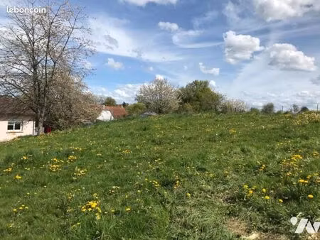 terrain 796 m² tresilley