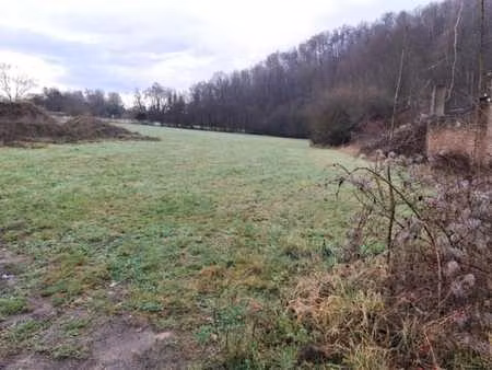 magnifique parcelle de terrain plate de +-28 ares