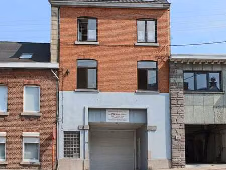 garage et petit entrepôt prêt à l'emploi