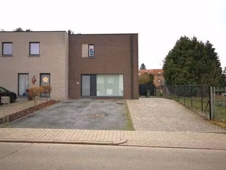 maison à louer à jeuk € 1.080 (liyfr) - rt verhuur | zimmo