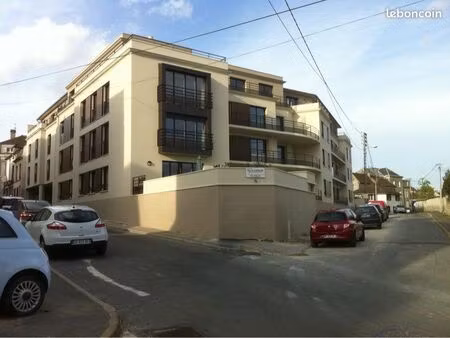 place de parking en sous-sol ( centre-ville )