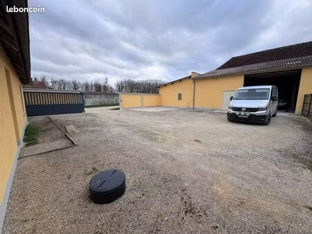 local et bureaux 370m2