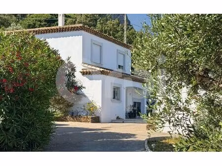 maison le revest-les-eaux 134 m² t-5 à vendre  677 000 €