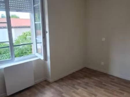 location appartement 2 pièces 37 m² à oradour-sur-glane (87520)  420 €