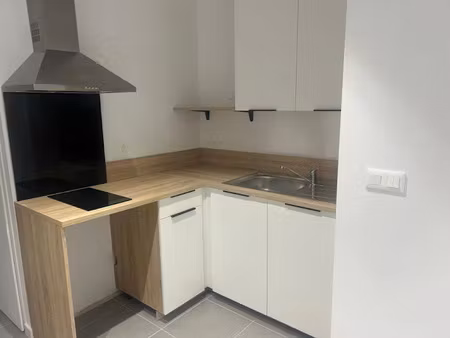 location appartement 1 pièce 27 m² à mont-de-marsan (40000)  420 €
