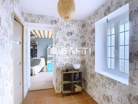 maison ancienne rénovée avec grand terrain et dépendances