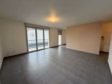 location appartement 3 pièces 64.86 m² à seilh (31840)  822 €