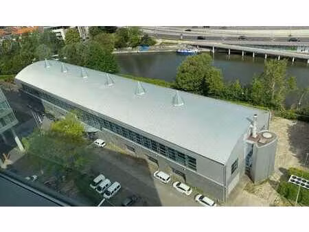 bureaux rénovés à louer dans le bâtiment crepain à zuiderpo