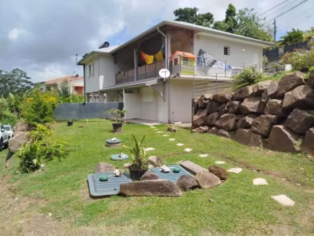 location appartement 3 pièces 101 m² à sainte luce (97228)  1 235 €