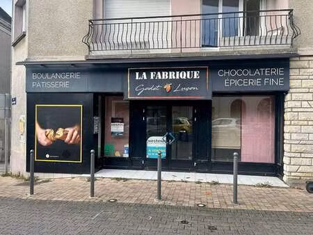 vente bureaux et commerces à doue-la-fontaine (49700) : à vendre / 395m² doue-la-fontaine
