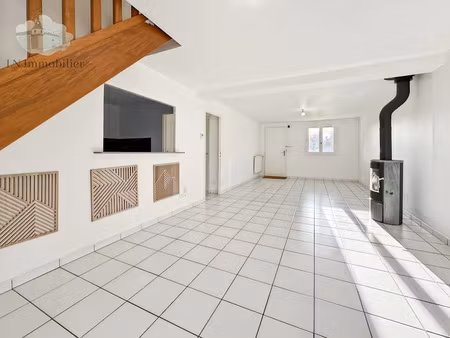 location maison 5 pièces 86.25 m² à concarneau (29900)  1 040 €