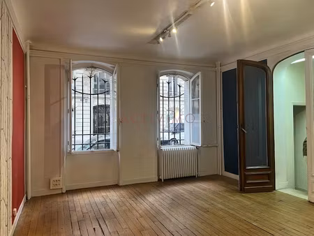 location locaux professionnels 32 m² à paris 7ème (75007)  1 400 €