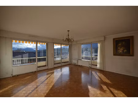 hyper centre aix les bains  grand t3/4 avec garage et cave