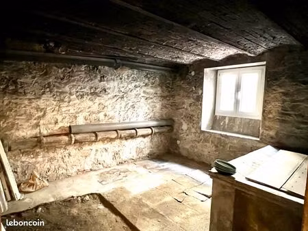 grande cave cannes centre avec accès sur rue