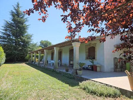 gardanne / meyreuil  maison de plain-pied sur terrain de 8300m²