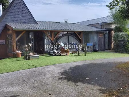 a vendre en viager occupé. entre laval et vitré. chalet avec dépendances et terrain arboré