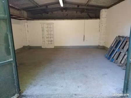 tres grand garage / entrepot / quadruple box