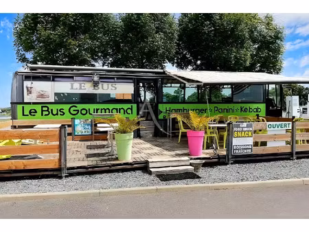 vente bureaux et commerces à sainte-gemme-la-plaine (85400) : à vendre / sainte-gemme-la-p