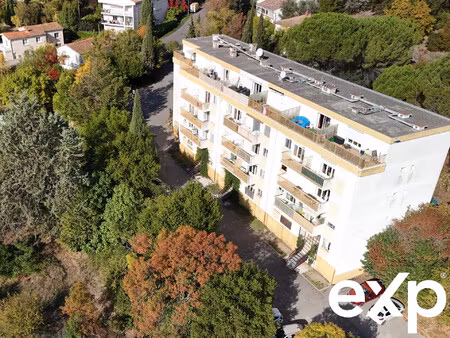 en plein centre de lodève  profitez d'un cadre paisible au mi