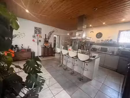 vente maison 4 pièces 127 m² à nuaillé-sur-boutonne (17470)  125 000 €